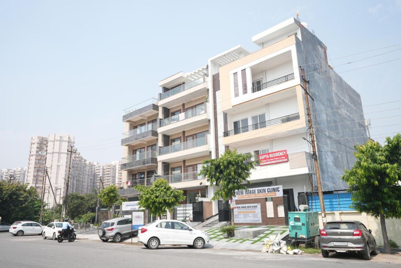 Gupta Residency Near Ajnara Heritage โนอิดา ภายนอก รูปภาพ