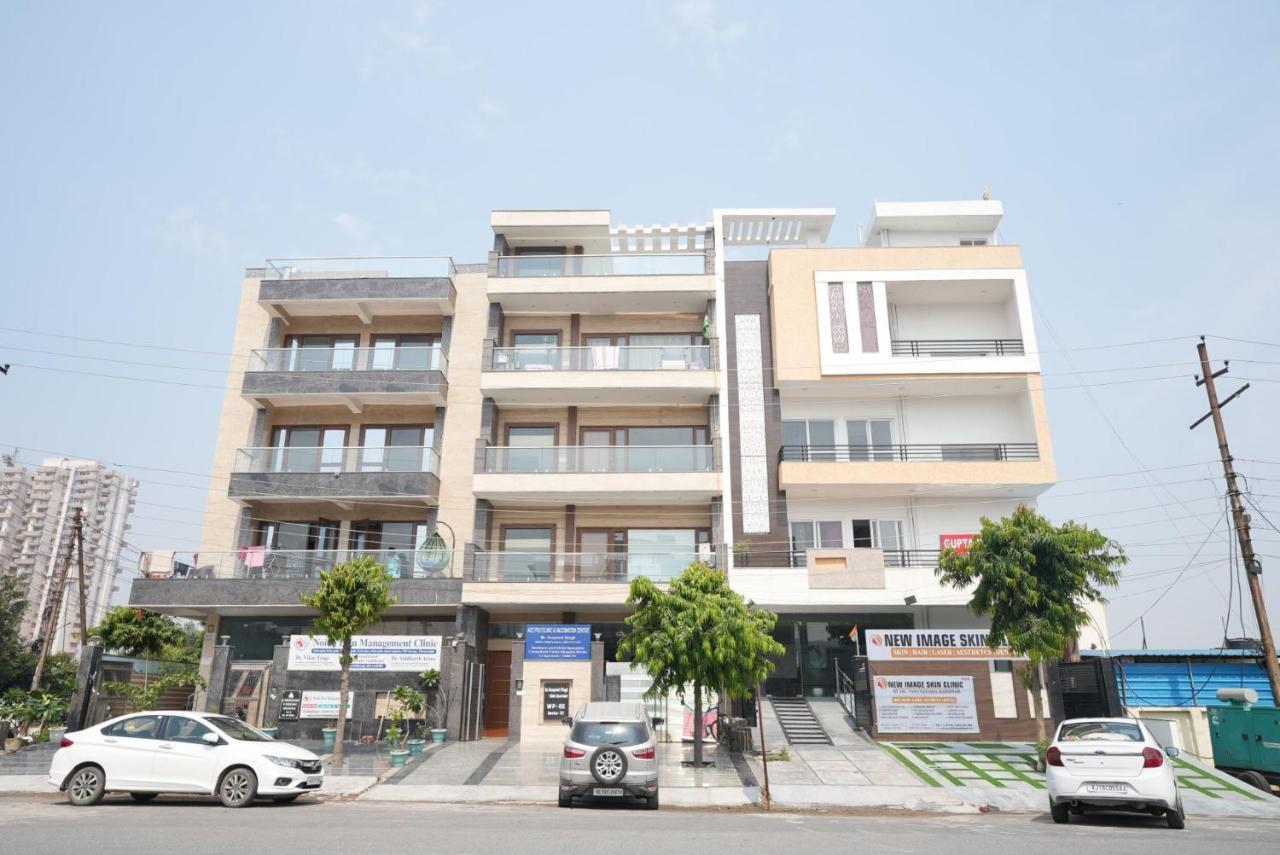 Gupta Residency Near Ajnara Heritage โนอิดา ภายนอก รูปภาพ