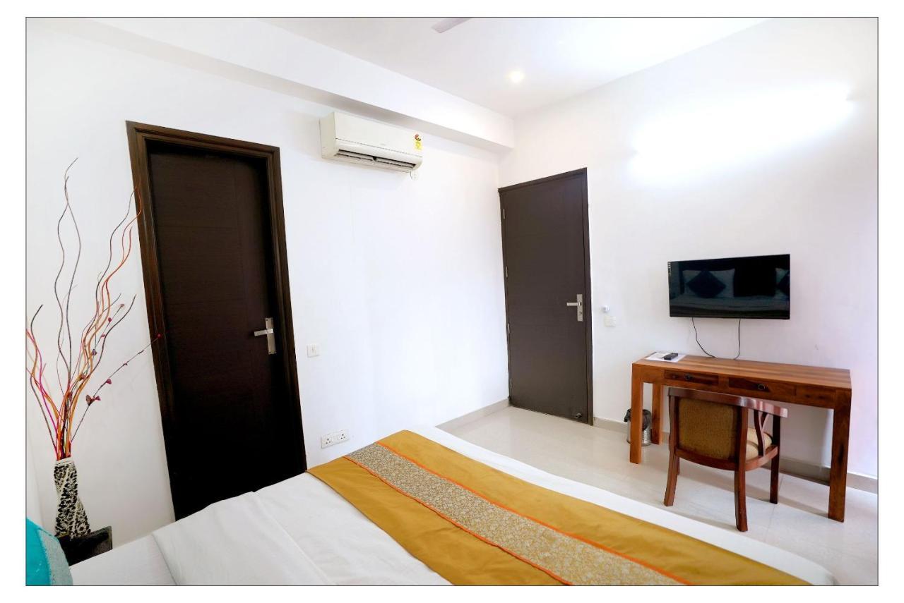 Gupta Residency Near Ajnara Heritage โนอิดา ภายนอก รูปภาพ