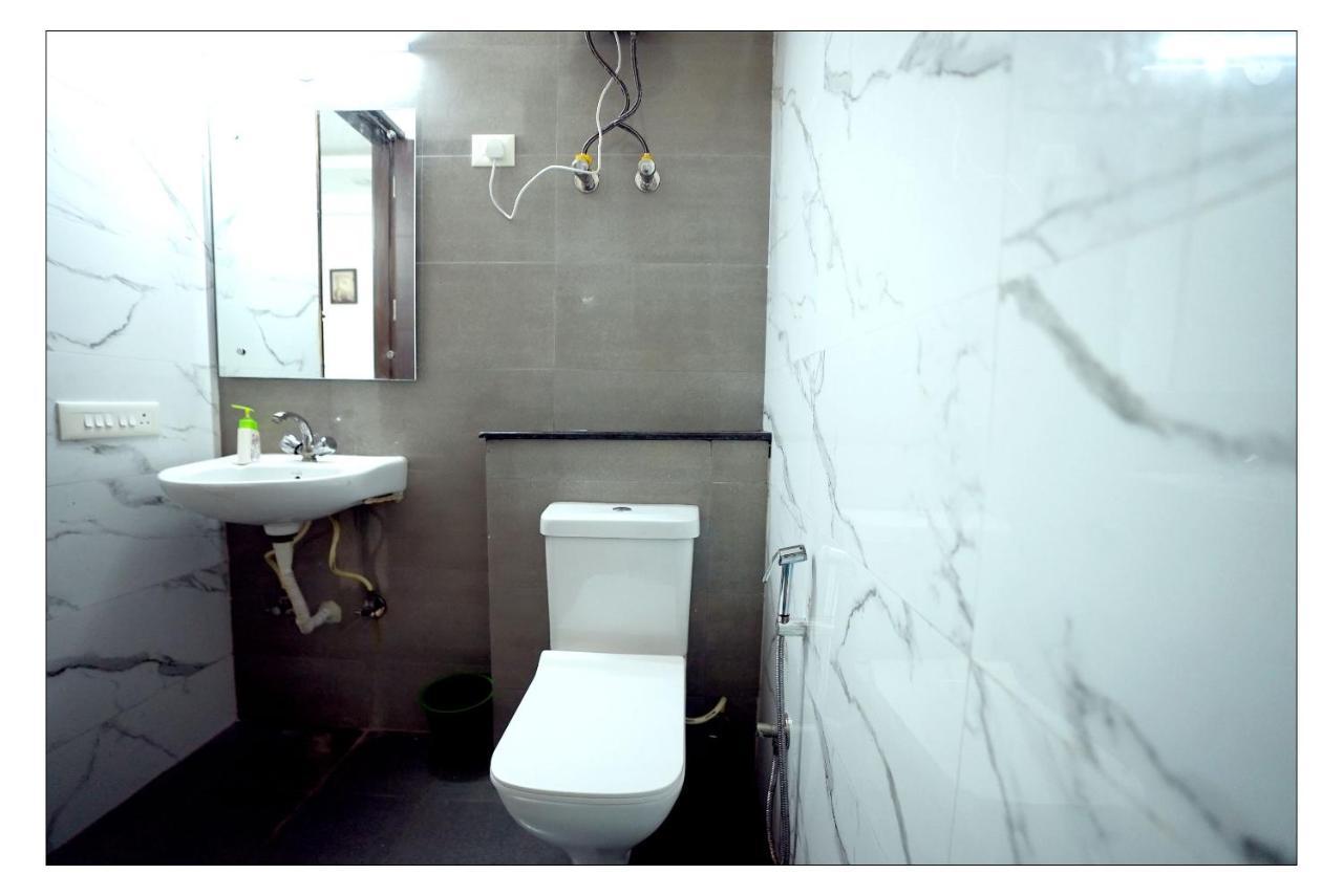 Gupta Residency Near Ajnara Heritage โนอิดา ภายนอก รูปภาพ