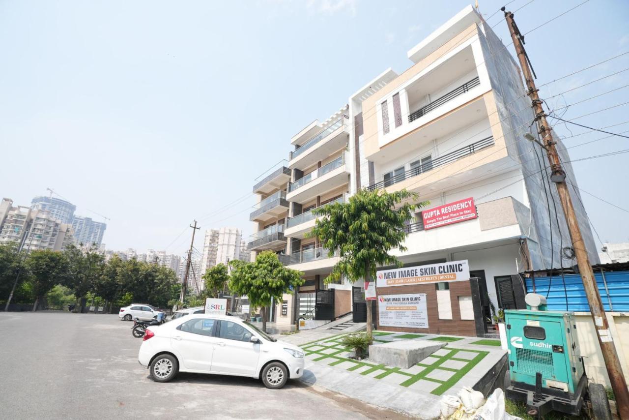 Gupta Residency Near Ajnara Heritage โนอิดา ภายนอก รูปภาพ