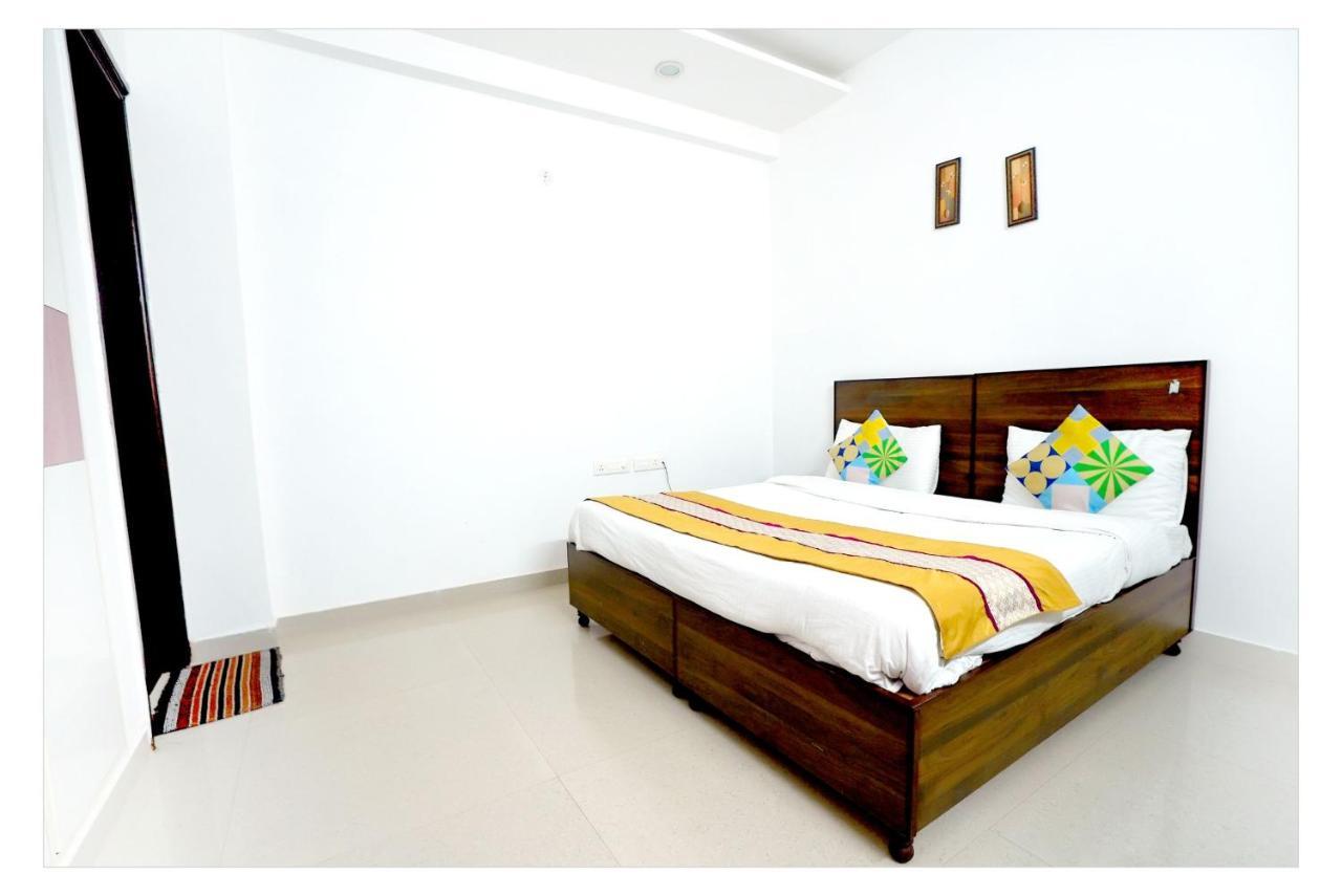 Gupta Residency Near Ajnara Heritage โนอิดา ภายนอก รูปภาพ