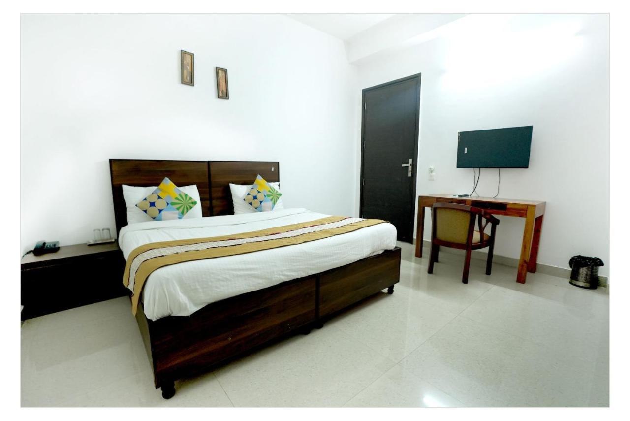 Gupta Residency Near Ajnara Heritage โนอิดา ภายนอก รูปภาพ