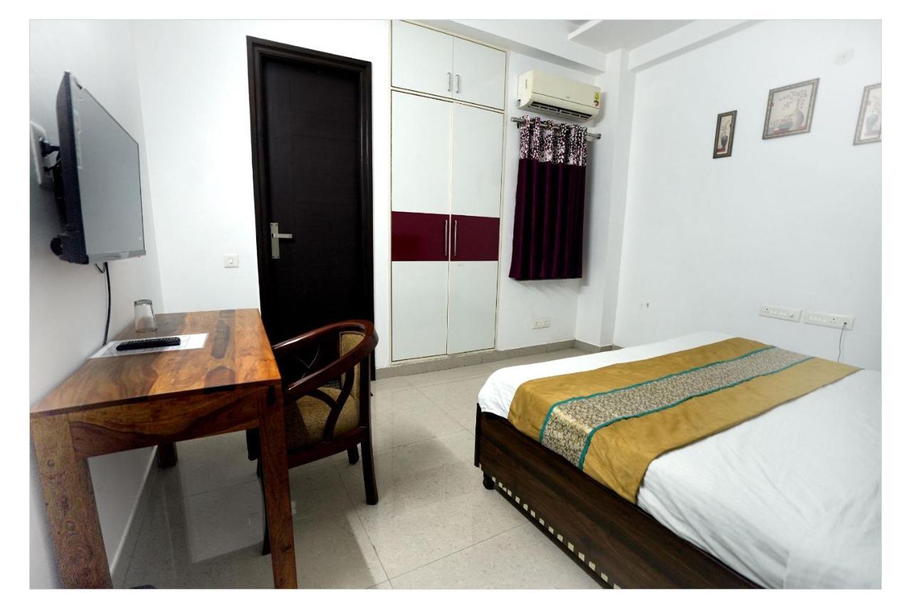Gupta Residency Near Ajnara Heritage โนอิดา ภายนอก รูปภาพ