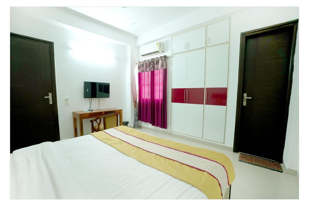 Gupta Residency Near Ajnara Heritage โนอิดา ภายนอก รูปภาพ